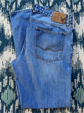 American Eagle Mens Size 33x32 Medium Wash Bootcut Jeans - Good Used Condition